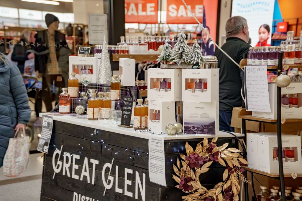Great Glen Distillery Pop Up Shop gin kiosk in Braehead Shopping Centre